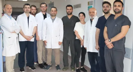 Karın ağrısı şikayetiyle gitti, 10 kiloluk dev tümör şoku yaşadı