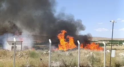Malatya'da Teknokent yakınlarında korkutan yangın!
