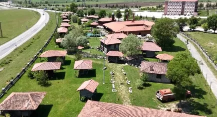 Ambarköy Açık Hava Müzesi ziyaretçilerini geçmişe götürüyor