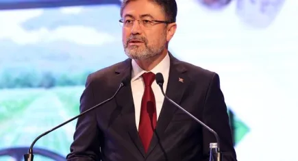 Bakan  Yumaklı: Yangına, 9 uçak, 6 helikopter, 67 kara aracımız ve 362 müdahale ediyoruz