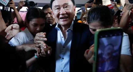 Tayland’ın eski Başbakanı Shinawatra’ya kraliyete hakaretten suçlu bulundu