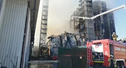 Tuzla’daki fabrika yangını 6 saatte söndürüldü