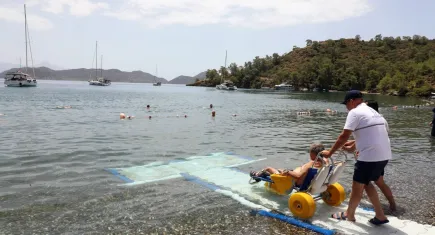 Muğla plajlarında engelsiz deniz keyfi