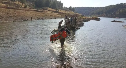 Serinlemek için girdiği gölet sonu oldu