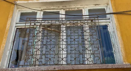 Üvey baba, oğlu ile kavga eden çocuğu bıçaklayarak öldürdü