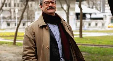 Gençlere Çağdaş Türk Edebiyatı’ndan öyküler: Ay’ı Boyamak
