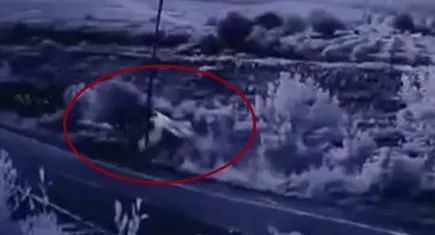 Hatay'da otomobil bahçeye uçtu: Yaralılar var