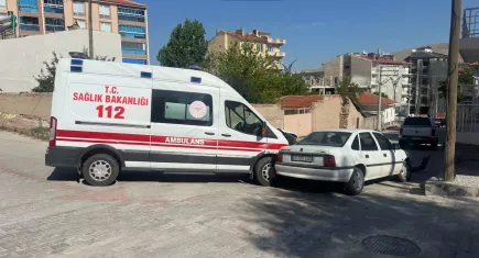 Afyonkarahisar'da kaza: Sağlık görevlileri yaralandı