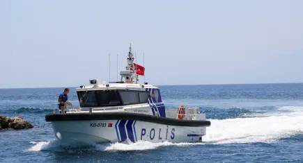 Antalya'da kayalıklarda bulunan ceset şaşkınlık yarattı: Kol, bacak ve baş kısmı yok!