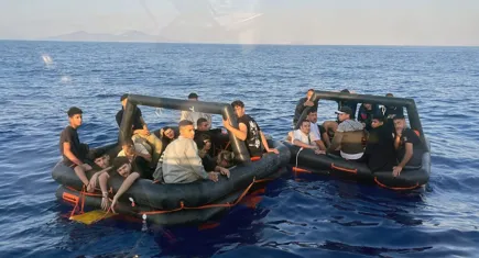 Datça'da 28 düzensiz göçmen kurtarıldı