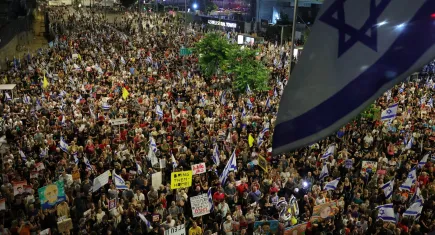 İsrail’de binlerce protestocu erken seçim çağrısı yaptı
