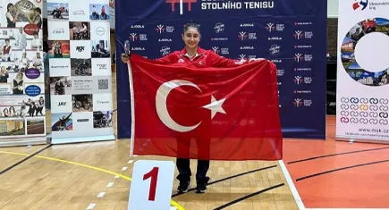 Özel sporcu Ebru Acer altın madalya ile dünyada lider