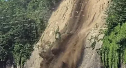 Rize’de toprak kayması