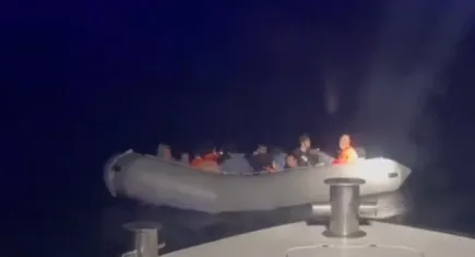 Seferihisar açıklarında 20 düzensiz göçmen yakalandı!