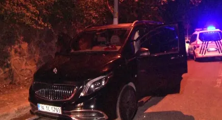Aracının içinde canına kıymaya çalıştı: Bıçakla kendi boğazını kesmeye çalışan vatandaşı polis müdahalesi kurtardı