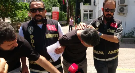 Eski eşinin boğazını kesip başında beklemişti, tutuklandı
