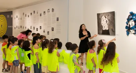Mersin'de çocuklar ‘Frekans C’ sergisini gezdi