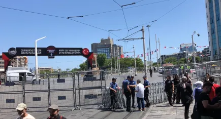 Taksim Meydanı yaya girişine kapatıldı
