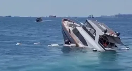 Fatih açıklarında tehlikeli anlar: 8 kişinin bulunduğu tekne battı