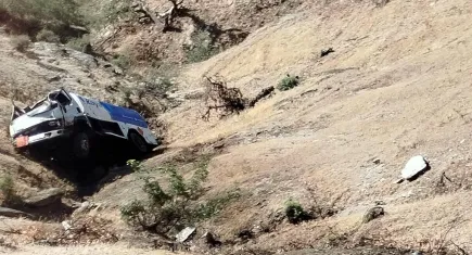 Manisa'da kaza: Kamyonet sürücüsü ölümden döndü
