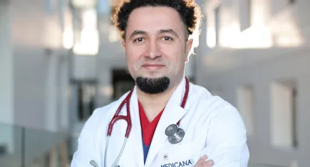 Uzmanı uyardı: Bebekler 30 dakikadan fazla suda kalmamalı