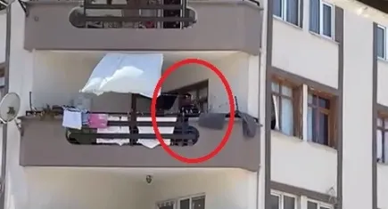 Abisini bıçakladığı yetmiyormuş gibi bir de evde harakiri yaptı