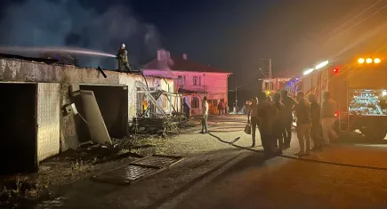 Ankara'daki yangın yerleşim yerine sıçradı 