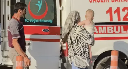 Minik bebeğin üzerine kaynar su döküldü