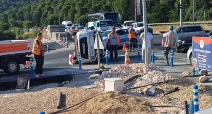 Muğla’da trafik kazası: Otomobil yan yattı