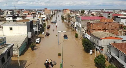 İran'da sel felaketi: Kayıplar ve yaralılar var