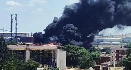 Kocaeli’de yangın: Fabrika alev topuna döndü