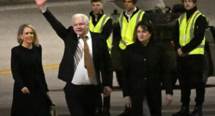 WikiLeaks'in kurucusu Assange Avustralya'ya döndü