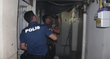 Denizli'de iş hanında yangın çıktı