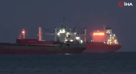 Bakırköy açıklarında kuru yük gemisi karaya oturdu
