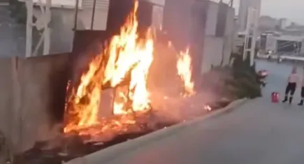 İstanbul’da bir AVM'nin otoparkında korkutan yangın
