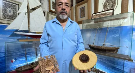 Hobi olarak başladığı ‘Naht' sanatını, tarihi çarşının tek ustası olarak sürdürüyor