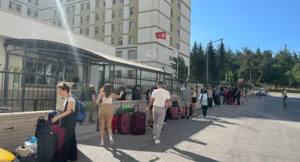 Bursa Uludağ Üniversitesi’ndeki yangın devam ediyor: Öğrenci yurdu boşaltıldı