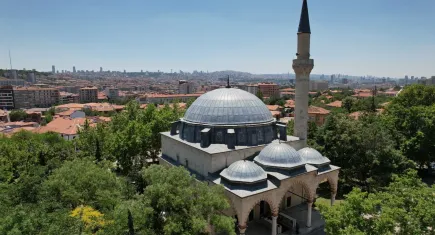 Cenab-ı Ahmet Paşa Camii'nde 5 asırdır ezan sesi yükseliyor