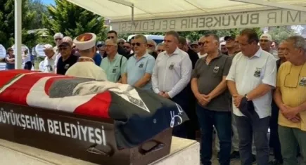 Eczacıların büyük kaybı! Hocaların hocası hayatını kaybetti