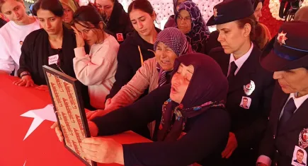 O görevini yaptı sıra bizlerde: Şehit Cemalcan Ev son yolculuğuna uğurlandı