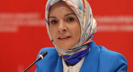 Bakan Göktaş:  Bakan Göktaş: Yurt genelindeki bin 3 sosyal yardımlaşma vakfı ile ihtiyaç sahibi vatandaşlara nakdi veya ayni olarak ulaştırdık
