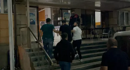 Eskişehir'de hareketli gece! Bıçak zoruyla ticari taksi ve lüks otomobil gasp eden genç, polis kovalamacasından kaçamadı