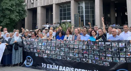 Gar davasında çıkan karara hayatını kaybedenlerin ailelerinden açıklama