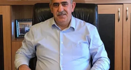 Eski belediye başkanı silahla vuruldu