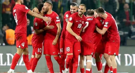 Avrupa Futbol Şampiyonası'nda A Milli Futbol Takımı Avusturya karşısında ilk yarıyı 1-0 üstünlükle kapattı