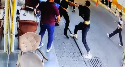 Pastanede tuvalet kavgası: Müşteriyi bıçakladı!
