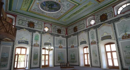 Şahinler Cami'si süsleri ile dikkat çekiyor