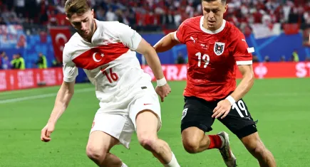 Orkun Kökçü ile İsmail Yüksek  Hollanda ile oynanacak çeyrek final maçında yer alamayacak!