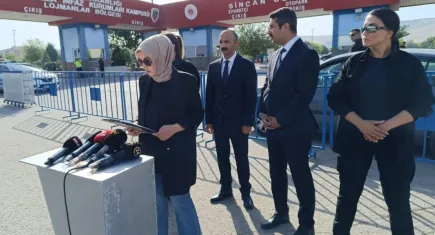 Ayşe Ateş: Bugün canilerin bize yaşattıklarını anlatacağım. Bildiğim hiçbir şeyin sır kalmasını istemiyorum