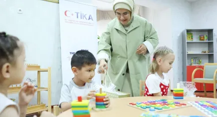 Emine Erdoğan, Astana'da yetimhane ziyaretinde bulundu